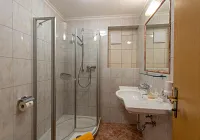 doppelzimmer_8.jpg